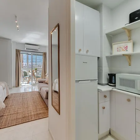 Ambar بينالماذينا